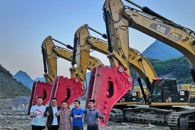 邁科液壓破碎錘開工啦！